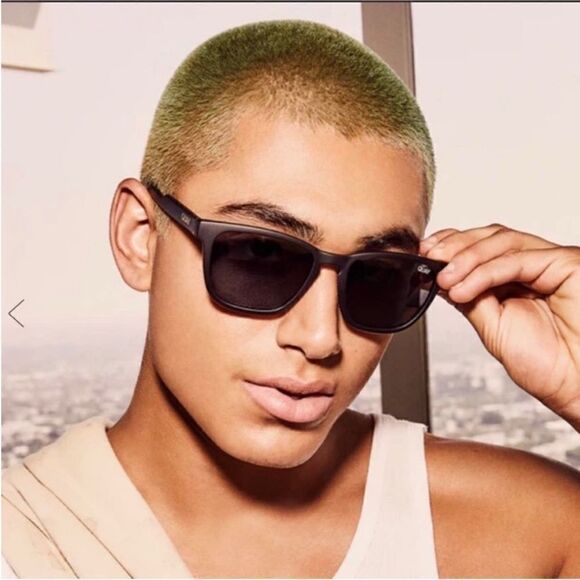 Quay Hardwire Unisex Polarized Sunglasses in Black Smoke - Picture 4 of 8